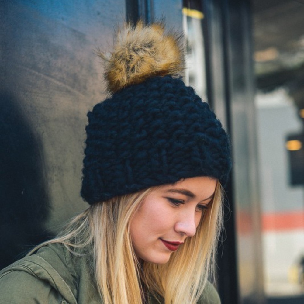 chunky Knit Pom fall winter Beanie - Picture 7 of 11